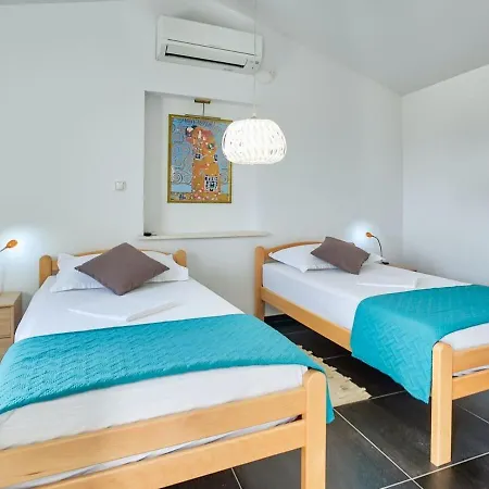 Villa Asteralis *