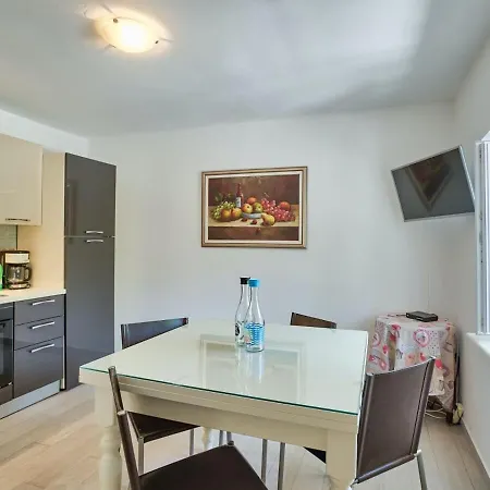 Villa Asteralis