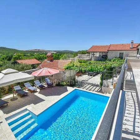 Asteralis Villa *